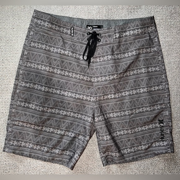 Hurley board shorts! Size 30! - Picture 1 of 2